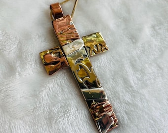 Precious metal cross pendant necklace