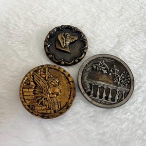 antique picture buttons