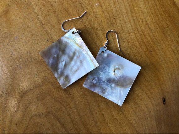 Mother of pearl square earrings - image 5