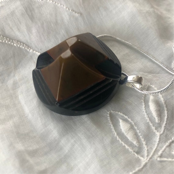 Bakelite button pendant necklace - image 6