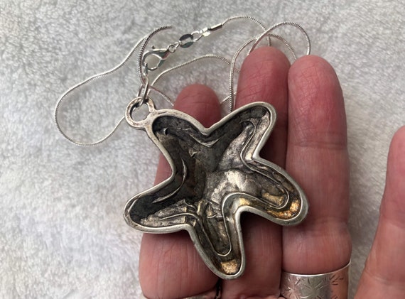 Silver starfish pendant necklace of pewter - image 3