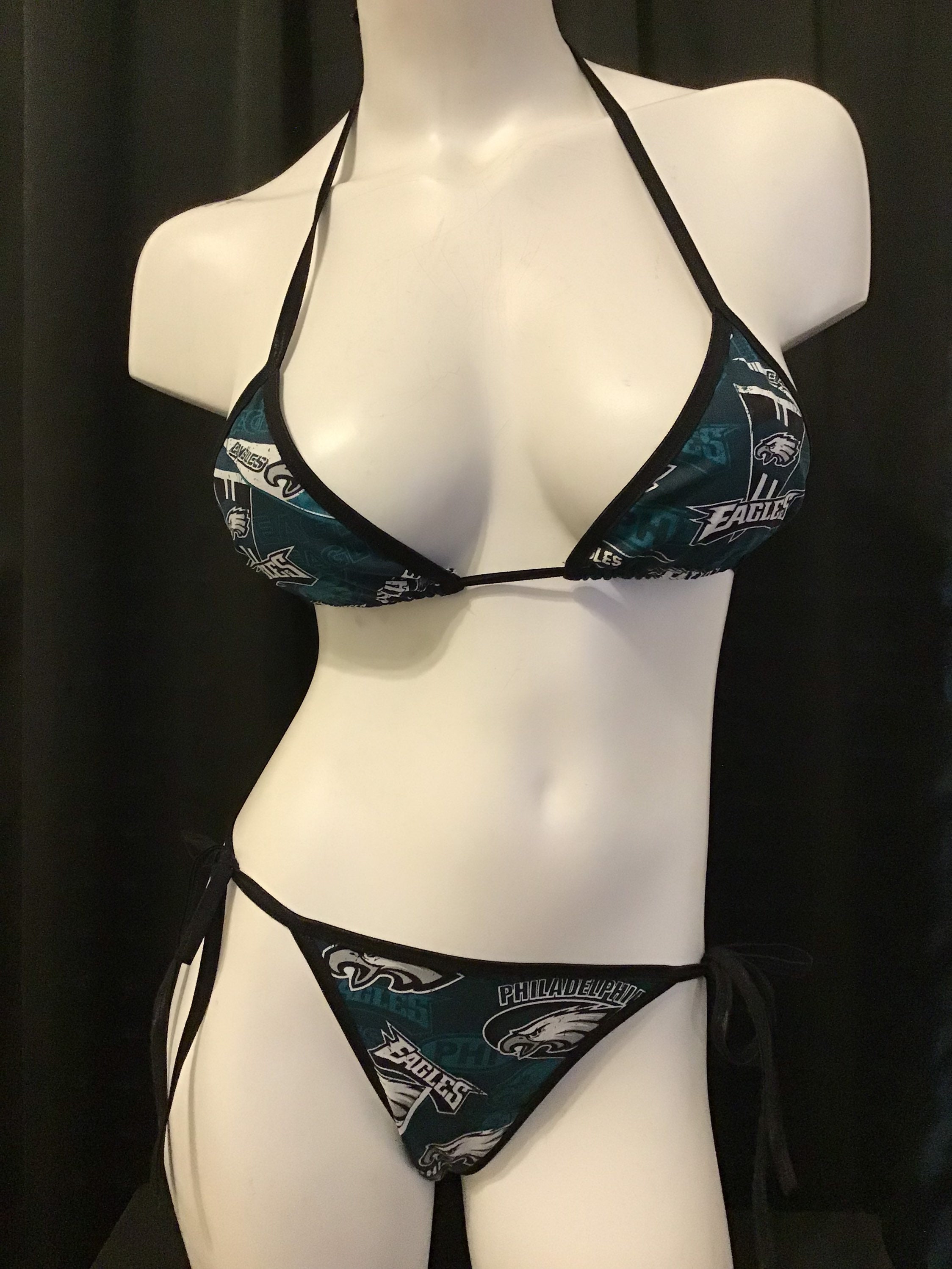 Women's Black Philadelphia Eagles Leggings & Midi Bra Set Size: Medium