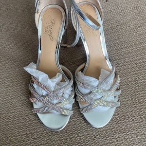 Badgley mischka cheap white shoes