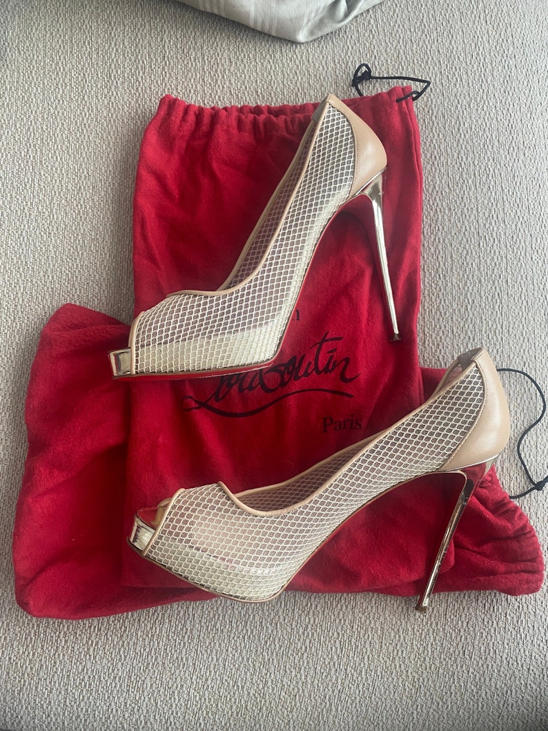 Christian Louboutin molto Rete Mesh Peeptoe Pump In Pelle Beige / Mesh immagine 1