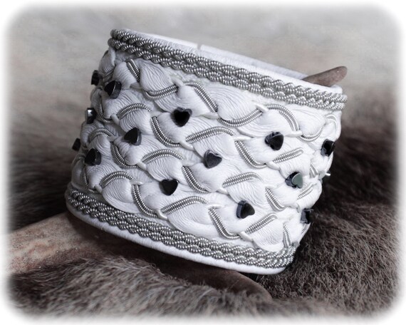 Beaded leather cuff bracelet for women, White leather bracelet with heart, Hematite heart bracelet, Unique gift for women who has everything