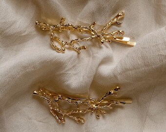 Vintage style gold tone twiggy hair clips