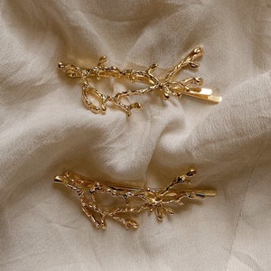 Vintage style gold tone twiggy hair clips