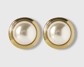 Vintage 1990s minimalist circular imitation pearl stud earrings