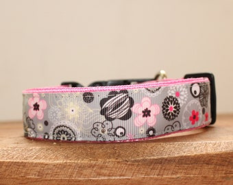 Collier fleurs roses et gris, laisse ou ensemble assorti... également disponible pour WHOLESALE