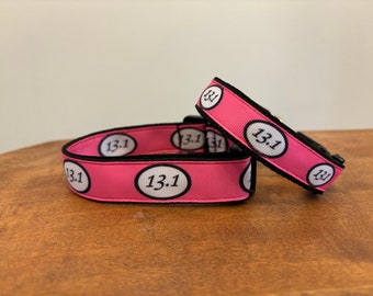 Collier, laisse ou ensemble assorti pour chien semi-marathon rose... également disponible en GROS