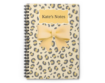 Gelbes Notizbuch mit Leopardenmuster und Schleife | Spiralblock