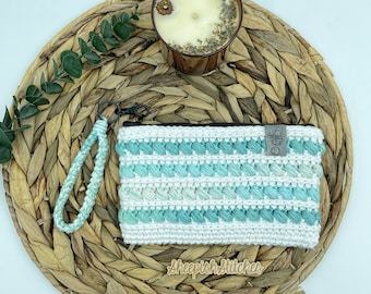 Mountain Ridge Wristlet Crochet Pattern by Sheepish Stitches | Clutch | Zipper Pouch | Purse | Zippered Wristlet