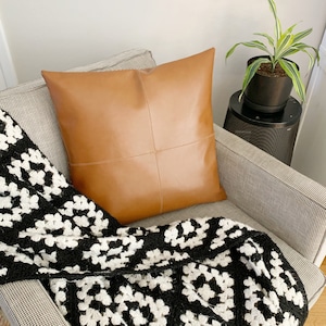 faux leather pillow pattern, diy faux leather pillow cover, easy pillow cover pattern, The Etan Pillow