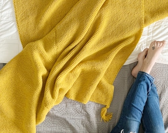 beginner friendly knit blanket, modern knit blanket, The Harlan Blanket, knitting patterns for beginners