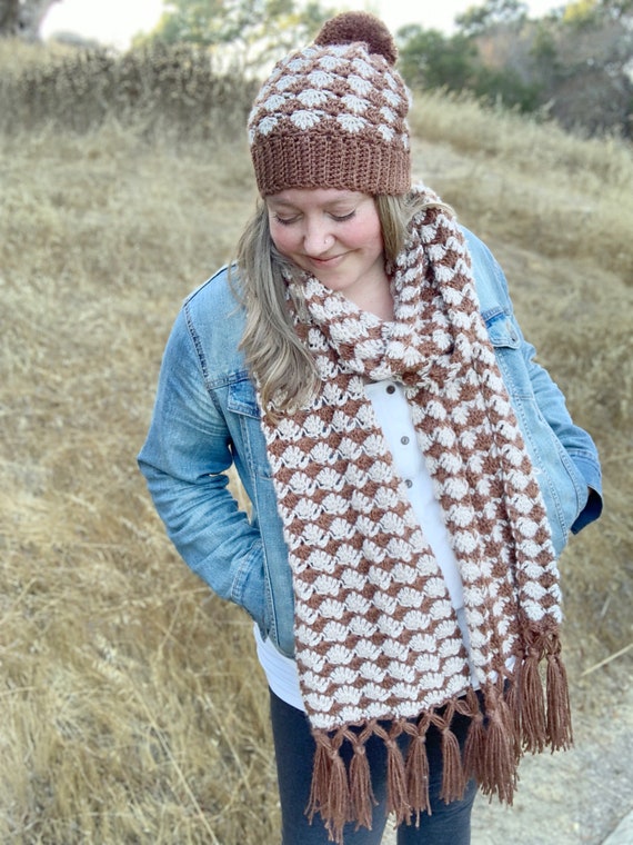 Tobyn Hat and Scarf Crochet Pattern: Two-color Set (PDF  display picture 2