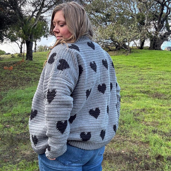 エズメのハートカーディガンかぎ針編みパターン（デジタルPDF）