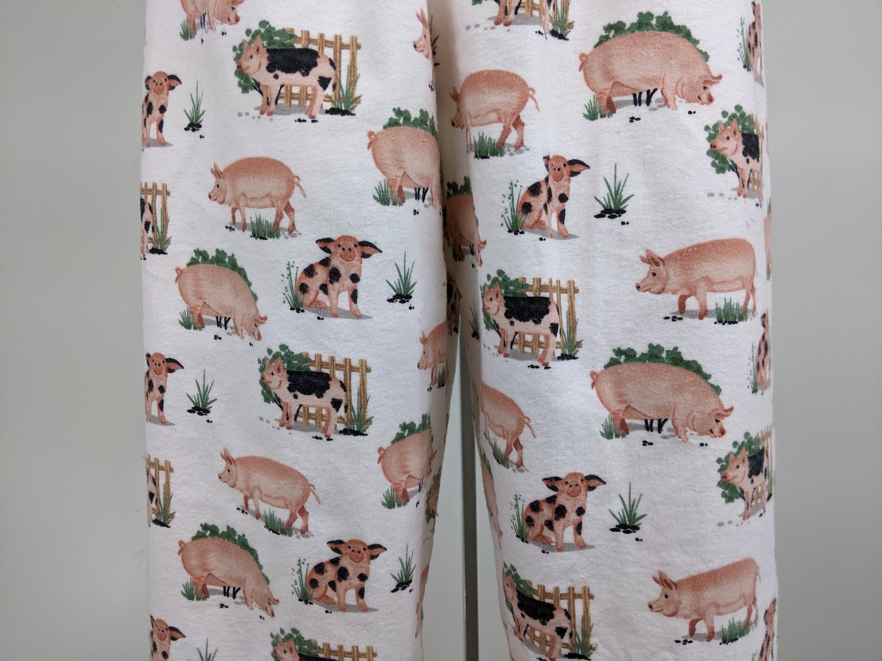 Women's pig print pajamas cheap