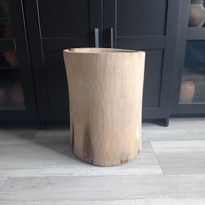 Grande baignoire en bois vintage, cache-pot rustique, décoration Wabi Sabi