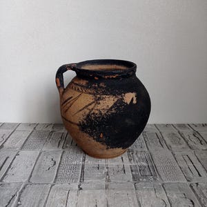 Jarrón de arcilla vintage: vasija rústica wabi sabi, decoración antigua