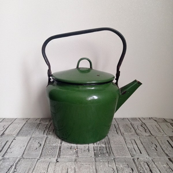 Vintage enamel kettle, Green enamel kettle, Soviet tea pot, Rustic enamelware, Green metal vase