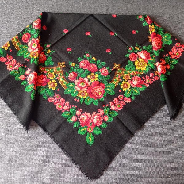 Old black floral shawl, Babushka, Traditional Ukrainian woolen shawl, Vintage Soviet shawl, Folk tablecloth