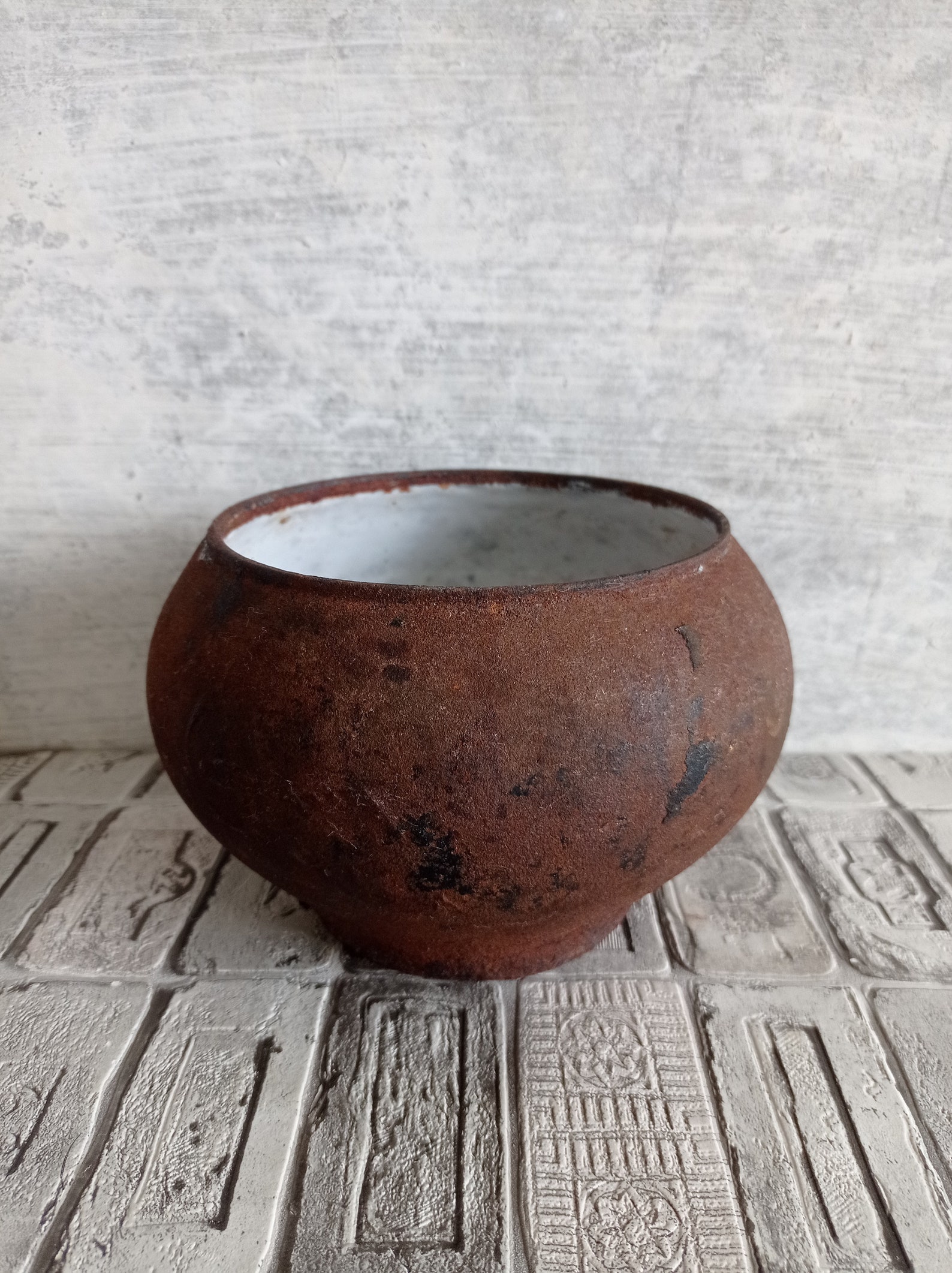 Vintage black cast iron pot Rusty cast iron pot Old metal Etsy