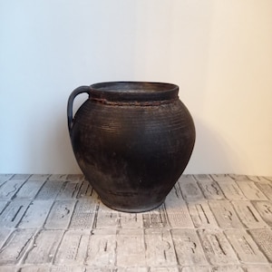 Vintage Black Clay Pot: Rustic Gavarets Vessel, Primitive Decor