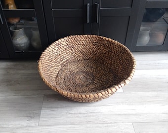 Large Vintage Rye Straw Basket: Rustic Home Decor