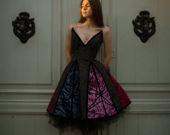 Corset fantaisie gothique, robe de fée gothique haute couture, robe courte d'invité de mariage noir et violet Robe en velours elfique foncé unique en son genre