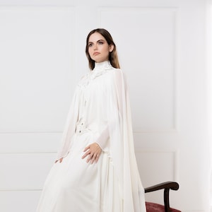 High neck edwardian bridal cape, White collar victorian wedding capelet, Royal corset bridal wings cloak for majestic bride dress, Champagne