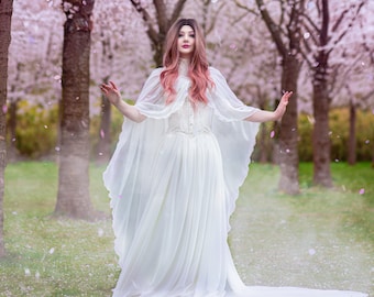 Robe de mariée elfique avec cape, robe elfe blanche magique, robe de mariée elfique, robe de mariée Beltane, robe elfique pour femmes Costume réalisé sur commande