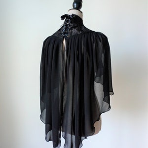 High Neck Black Capelet, Wedding Black Cape, Vampire Costume, Witch Short Cape, Gothic Capelet, Neck Corset Cape, Gothic Cosplay Costume zdjęcie 3