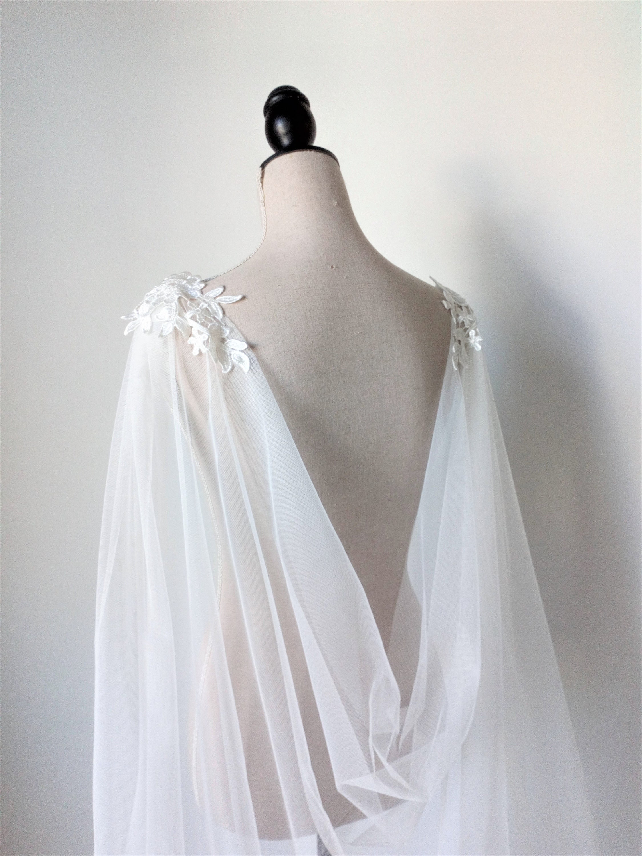 Black wedding cape for wedding dress, Gothic wedding veil for shoulder