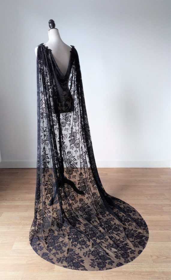 Cape - Glittered lace, black & silver — Fashion