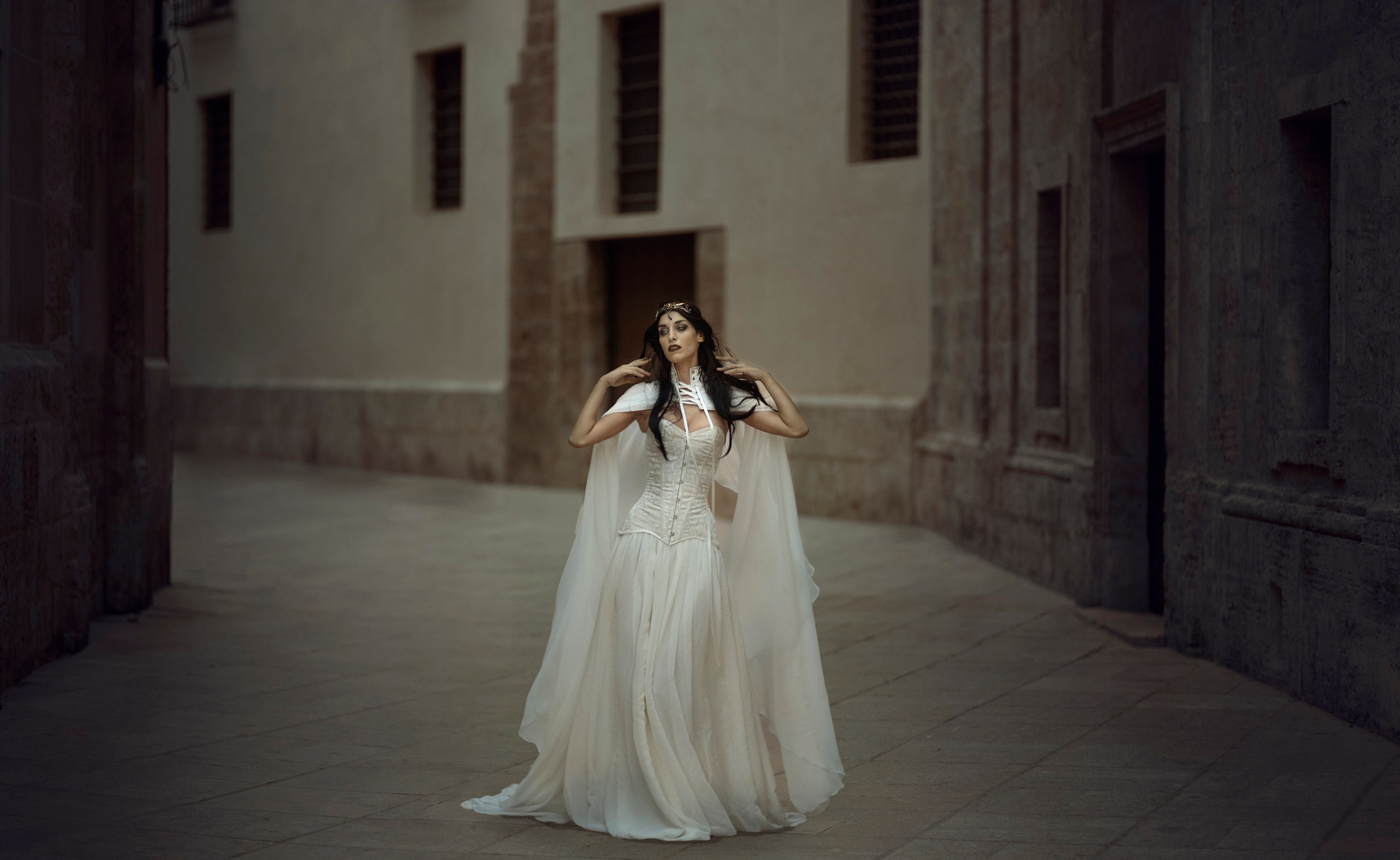 Medieval White Witch Bridal Dress With Cape for Ceremony Amidst