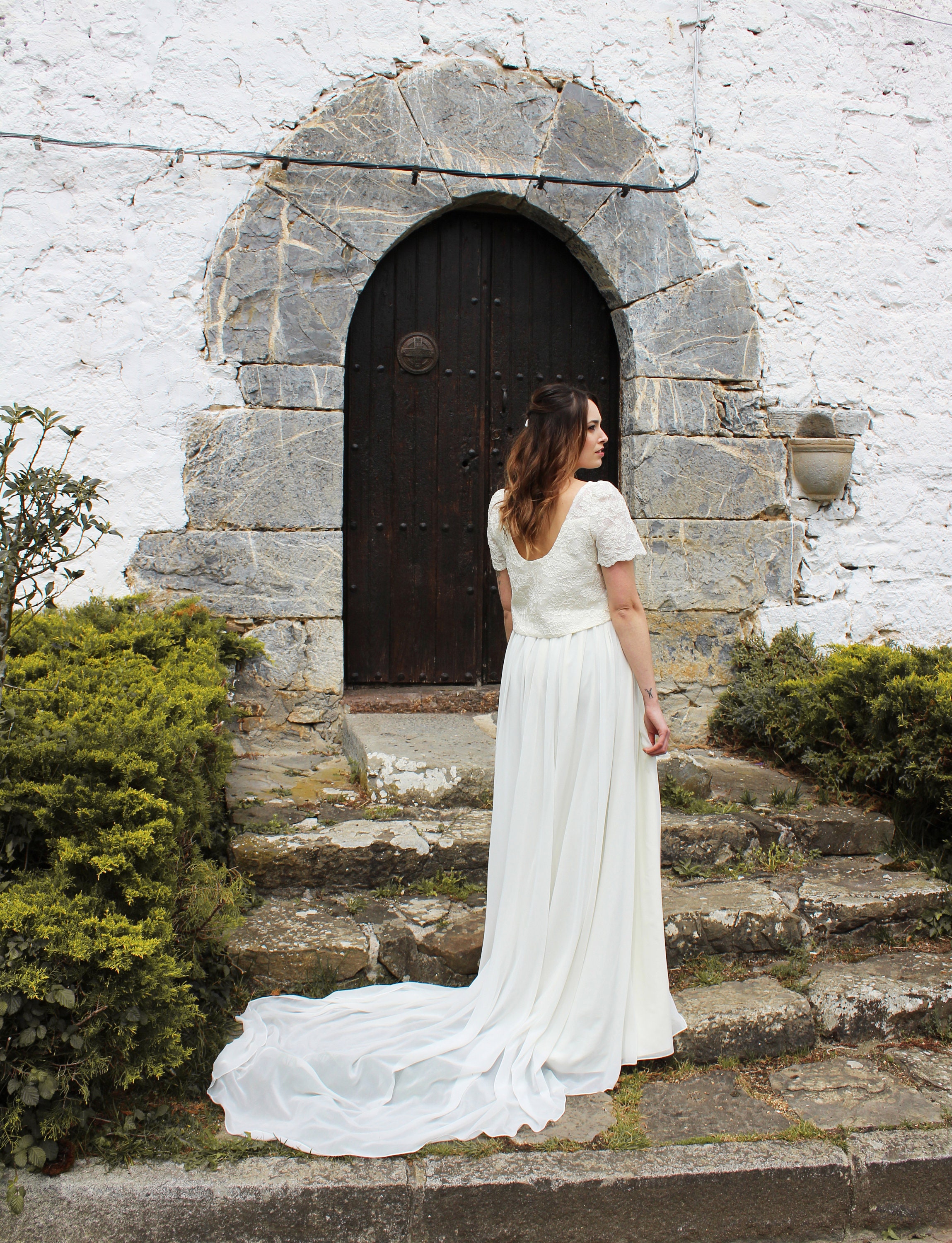 Ivory bridal dress for viking wedding celebration, Pagan bridal