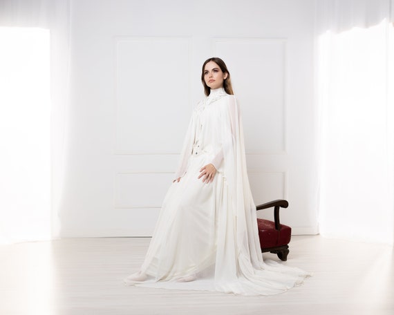 High neck edwardian bridal cape, White collar victorian wedding capelet, Royal corset bridal wings cloak for majestic bride dress, Champagne