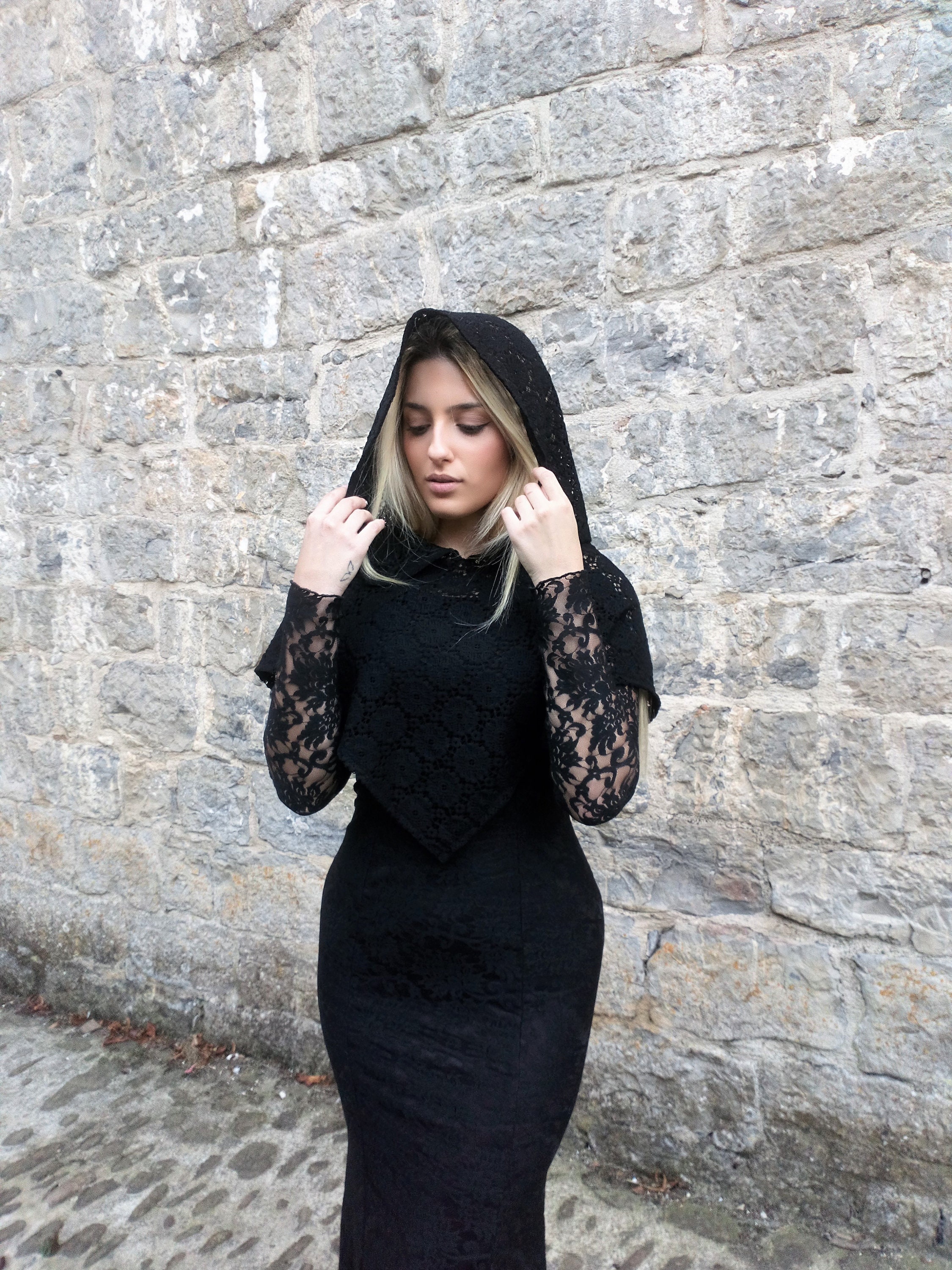 Evieblacklaceturbanwithrhinest