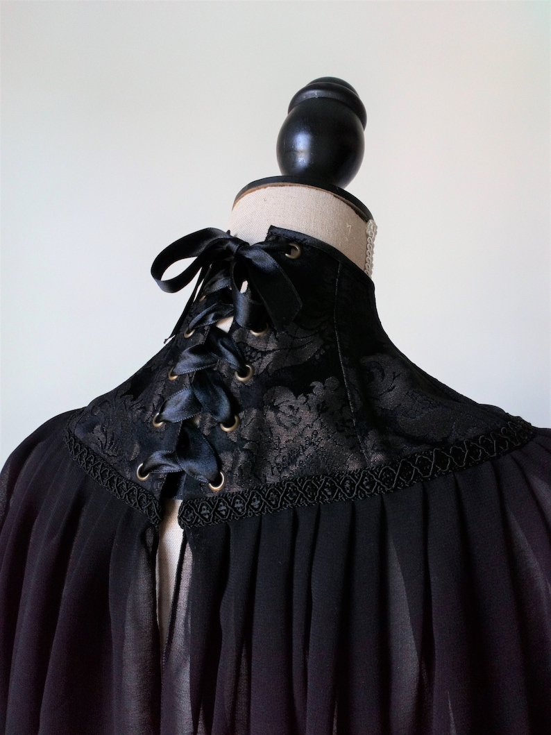 High Neck Black Capelet, Wedding Black Cape, Vampire Costume, Witch Short Cape, Gothic Capelet, Neck Corset Cape, Gothic Cosplay Costume zdjęcie 6