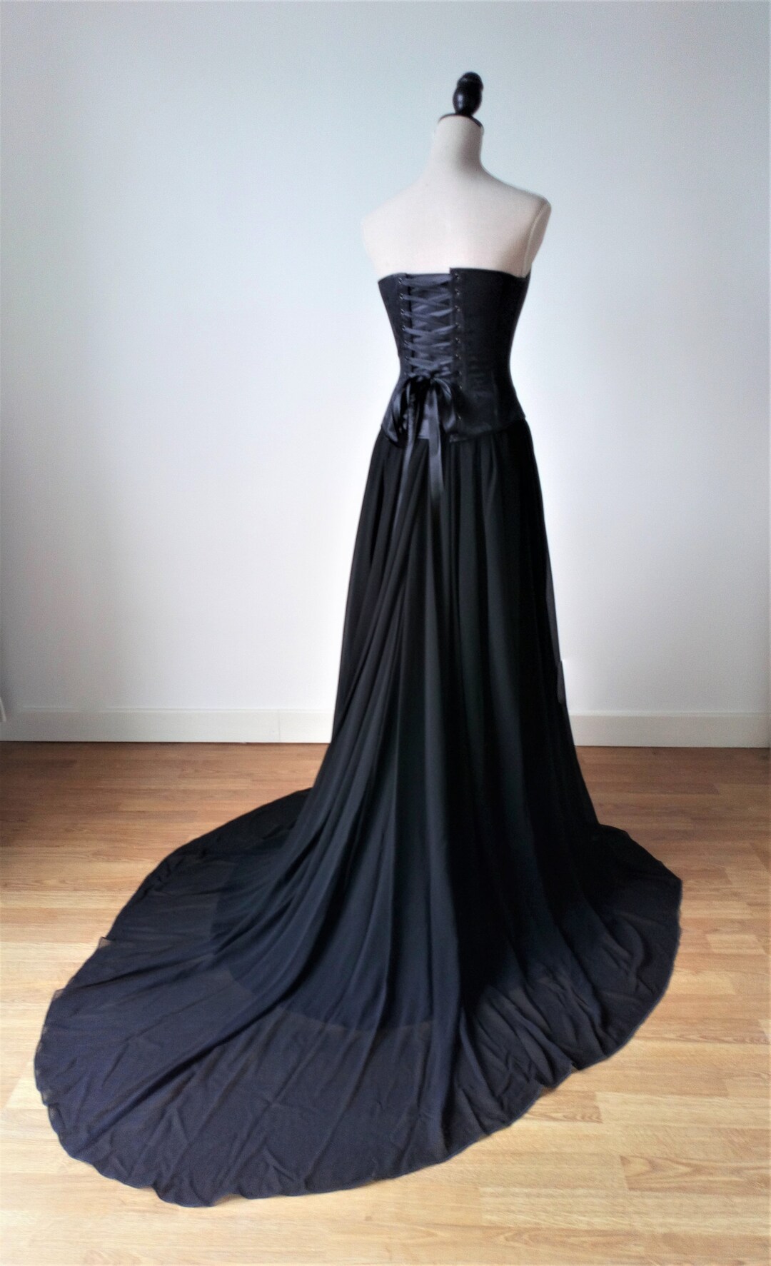 princess polly baby blue dress Elegant Black and Red Gothic Wedding Dress with Gloves – WonderlandByLilian main image 1