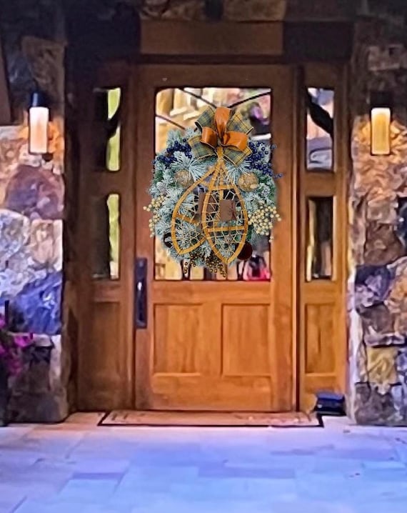Christmas winter snowshoe Pinecone wreath for front door fireplace
