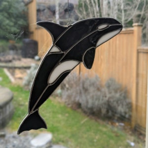 orca stained glass for art, orca whale art, stained glass suncatcher, pnw decor panel, nature lover gift for her, orca lover gift