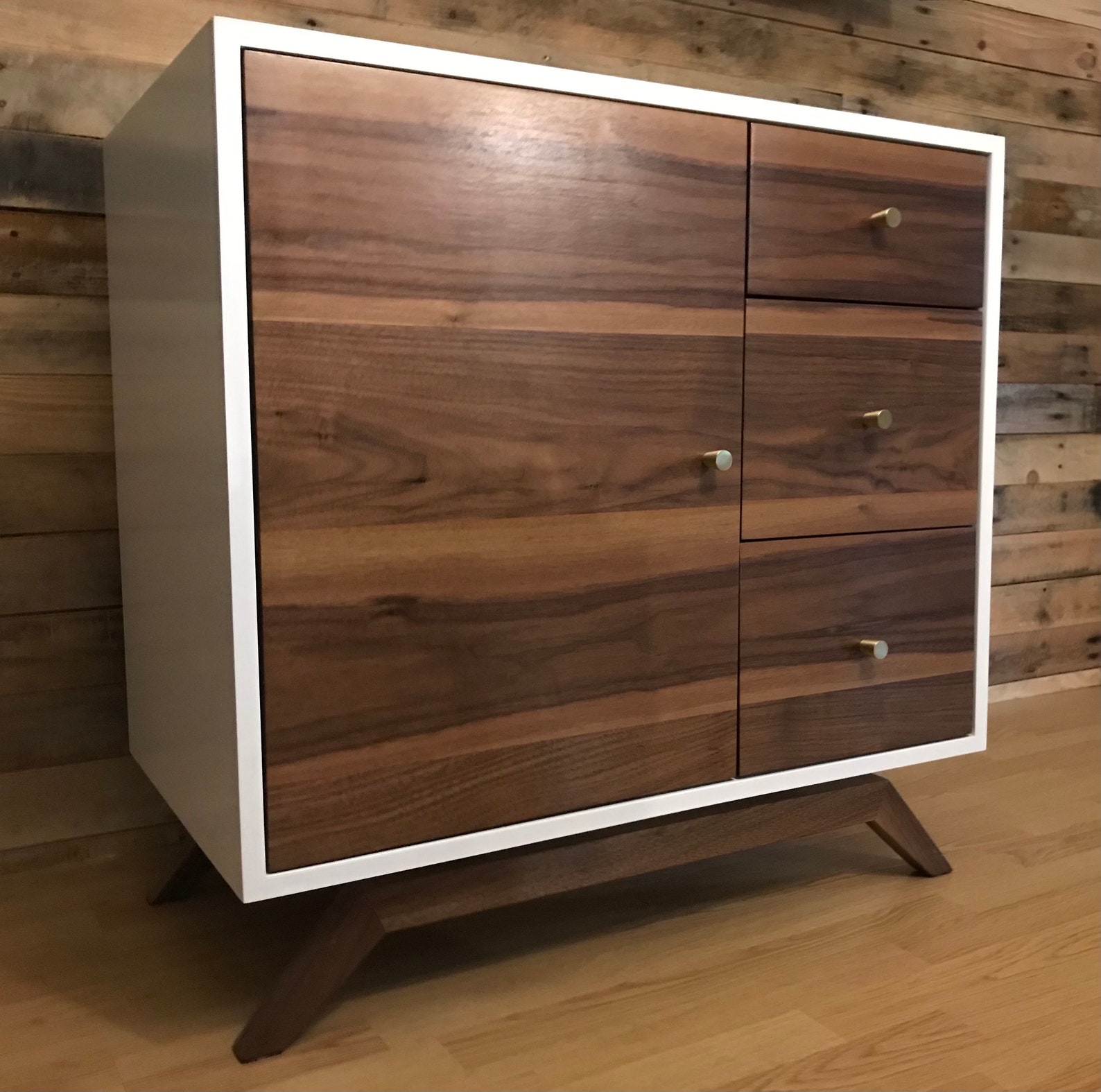 Gabinete mediático de estilo de mediados de siglo | Etsy