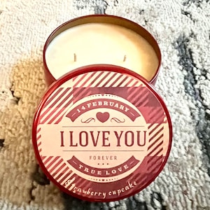 Valentine’s Day candle - Valentine gift - gift for her - Strawberry Cupcake candle