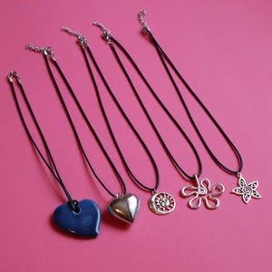 ¡Collares de metal grunge de chica del centro de la ciudad! Ropa grunge, camisa, fairycore, decoración de habitaciones, estética, joyas, regalos, carteles, Y2K, indie, gótico alternativo