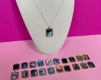 Collier personnalisé pour pochette d'album ! Affiche de couverture d'album, impressions de couverture d'album, bijoux de couverture d'album, chemise de couverture d'album, merchandising d'artiste, artiste personnalisé