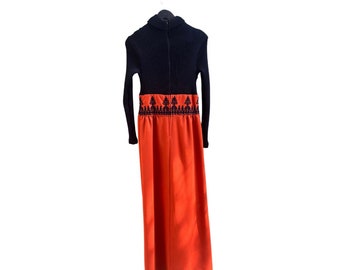 True 70s Vintage Orange & Black Embroidered Cable Knit / Turtleneck Maxi Dress Sz. RELATIVE-ly Femme 8/10
