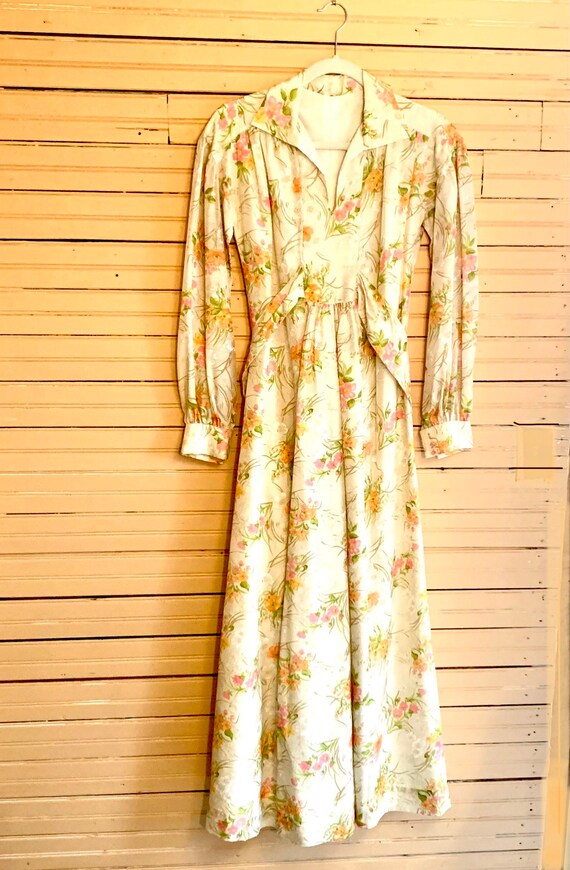 Vintage 1970s Floral Dress / Handmade / Collared /