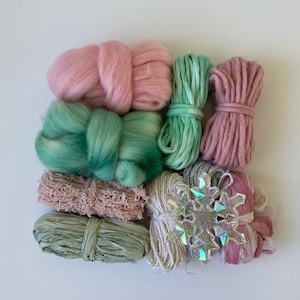 Mint Marshmallow Christmas Fibre Pack - Weaving Bulky Yarn and Roving Kit
