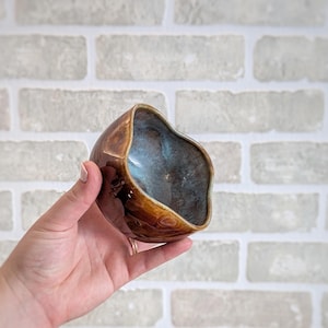 Bol en poterie | Bol rétro marron et bleu électrique | Bol en céramique fait main